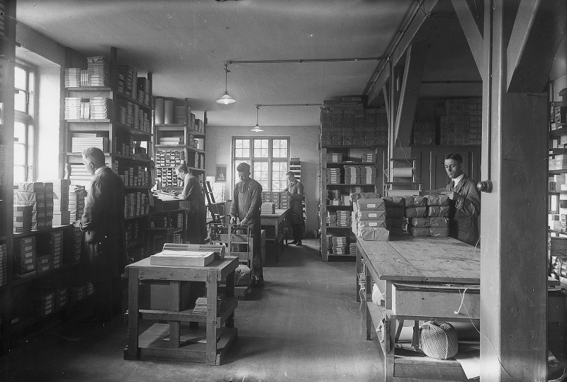 Fil:Blichers Boghandel B5050.jpg