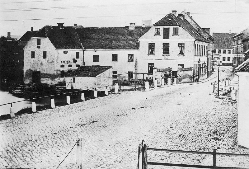 Fil:Mosbæks Farveri og Renseri B34211.jpg