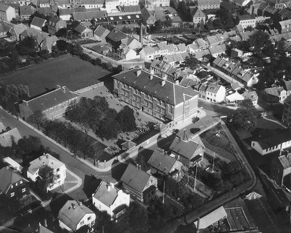 Fil:Aalykkeskolen 1948.jpg