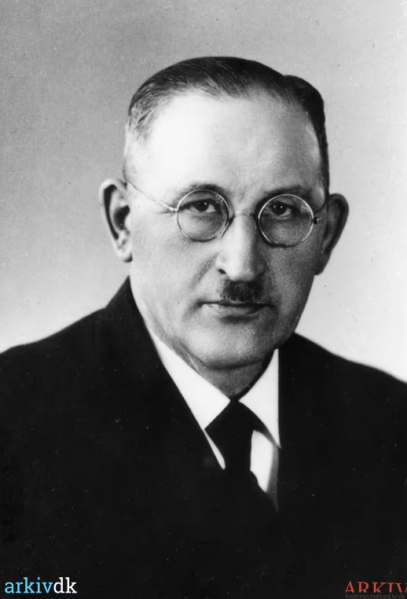 Fil:B80348 Hans Bygvraa ca 1940.png