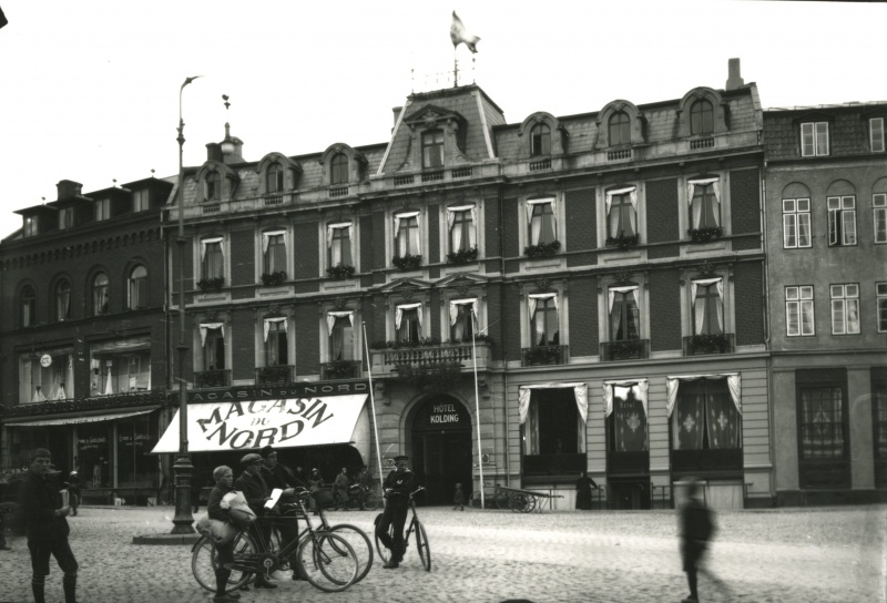Fil:Hotel Kolding B1381.jpg
