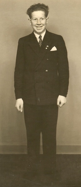 Fil:Erik konfirmation.jpg
