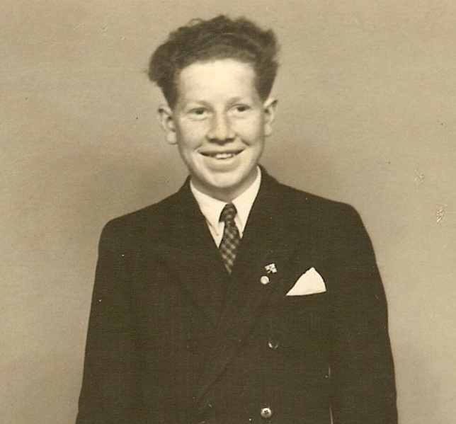 Fil:Erik konfirmation 2.jpg