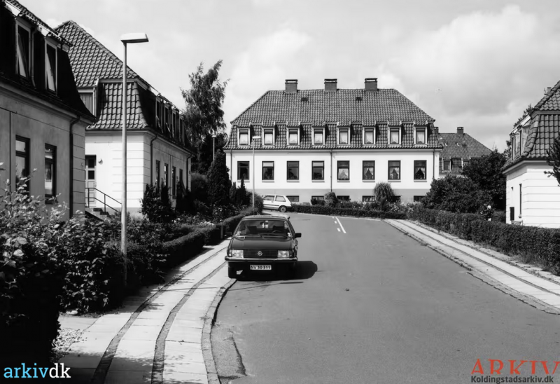 Fil:B51113 Svinget 1992.png