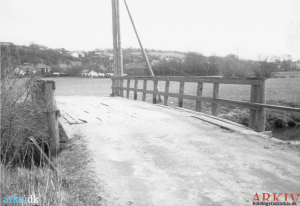B13544 Bro ved Plovfuren ca 1960.png