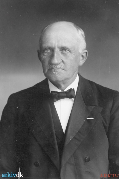 Fil:B10748 - Thygesen, ca. 1900.jpg