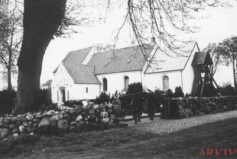 Fil:Sdr Vilstrup Kirke B32475.jpg