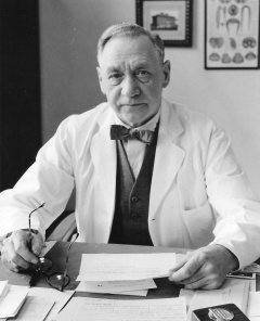 H.L. Hansen 1956 a.jpg