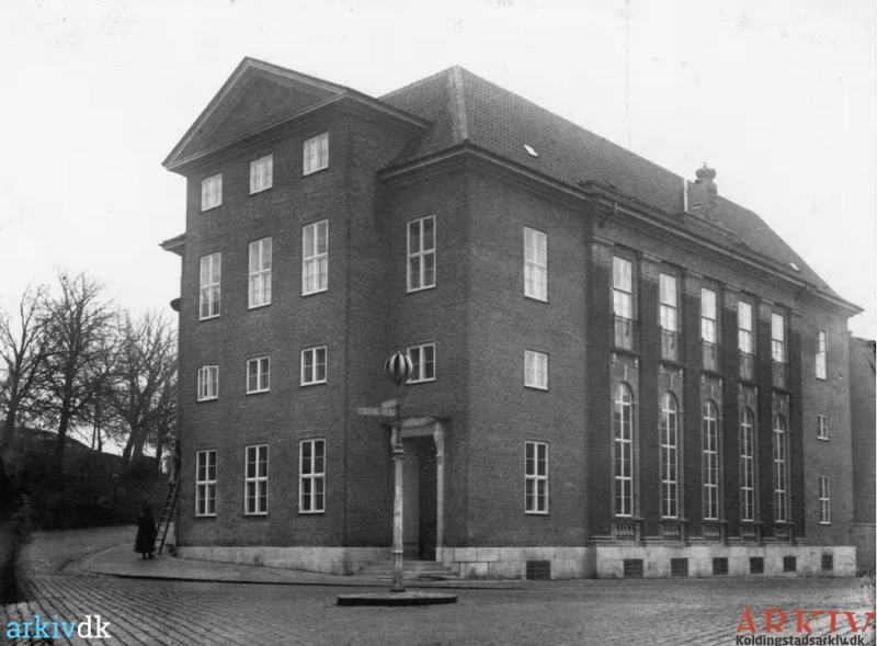 Fil:B2276 Jernbanegade 27 ca 1926.png