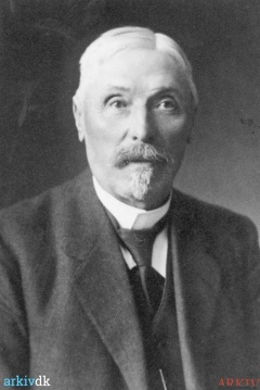 B13409 - K. Konradsen - ca 1925.jpg
