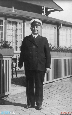 B10866 - H Volkert - 1944.jpg