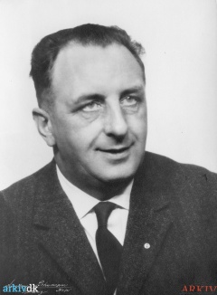 B16538 - ca 1944 - Eigil Reimers.jpg