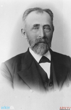 B21215 - J. P. Andersen ca 1901.jpg