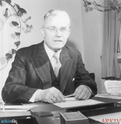B34804 - h a hansen - 1958.jpg