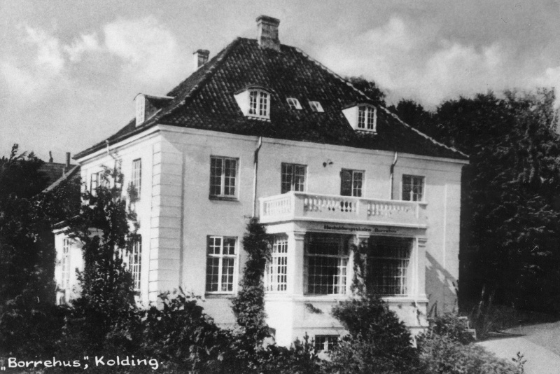 Fil:Husholdningsskolen Borrehus B32300.jpg
