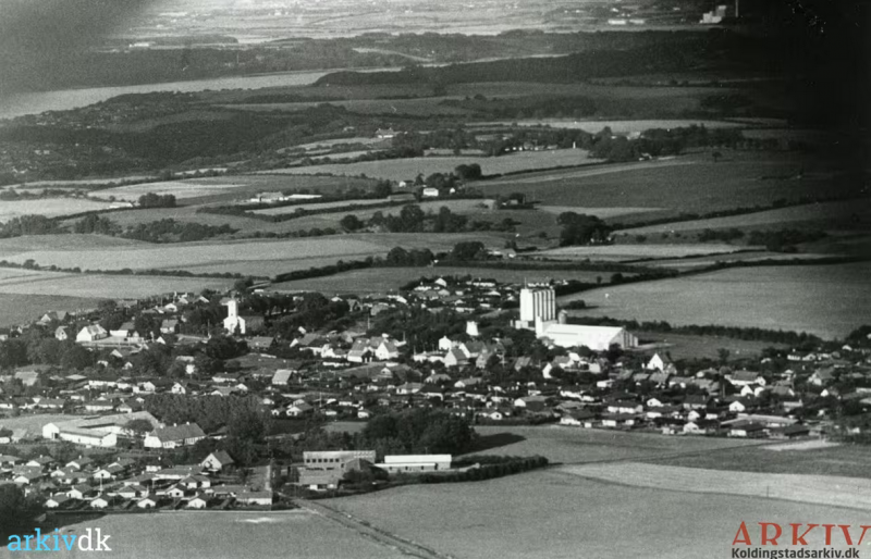 Fil:B24035 Luftfoto over Vonsild.png