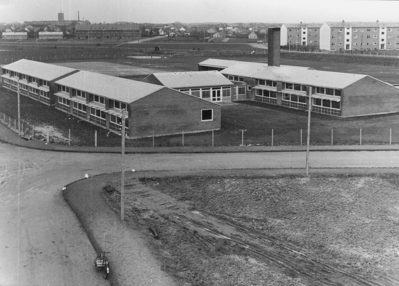 Fil:Brændkjærskolen B15050.jpg